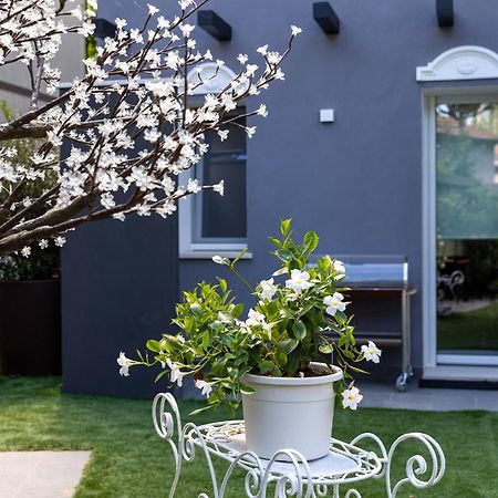 Villa Monti Suites&Aparts Cesenatico Zewnętrze zdjęcie